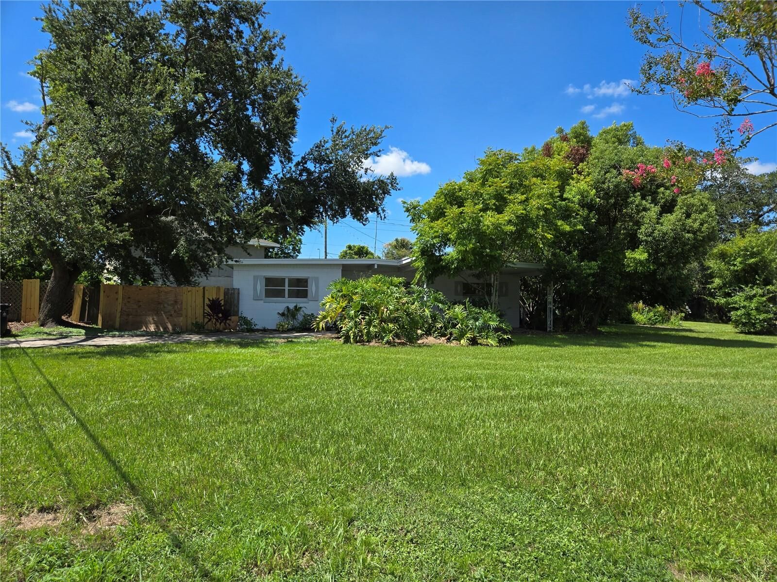 Property Photo:  3000 Surfside Way  FL 32805 