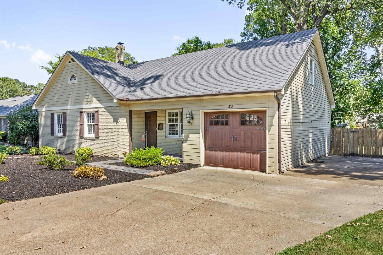 Property Photo:  416 Elwood Ln  TN 38117 