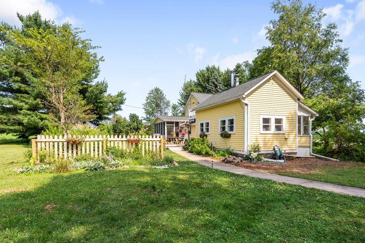 Property Photo: 6475 Olive Branch Road MI 49113