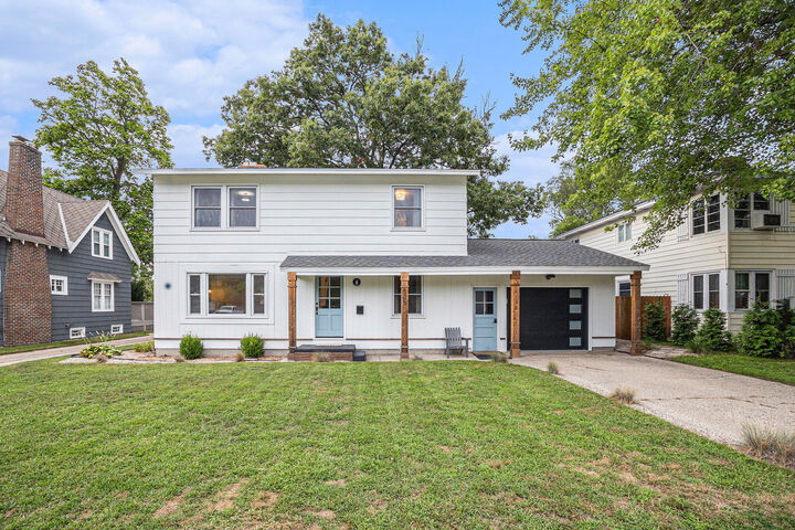 Property Photo: 525 E Savidge MI 49456