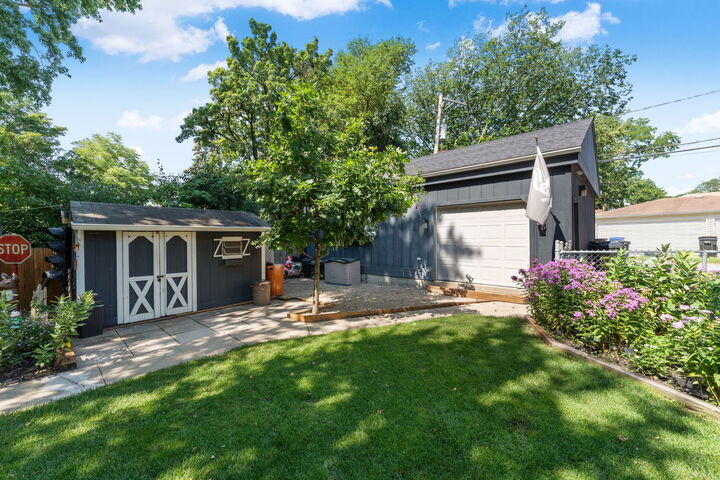 Property Photo:  5706 N New Hampshire Avenue  IL 60631