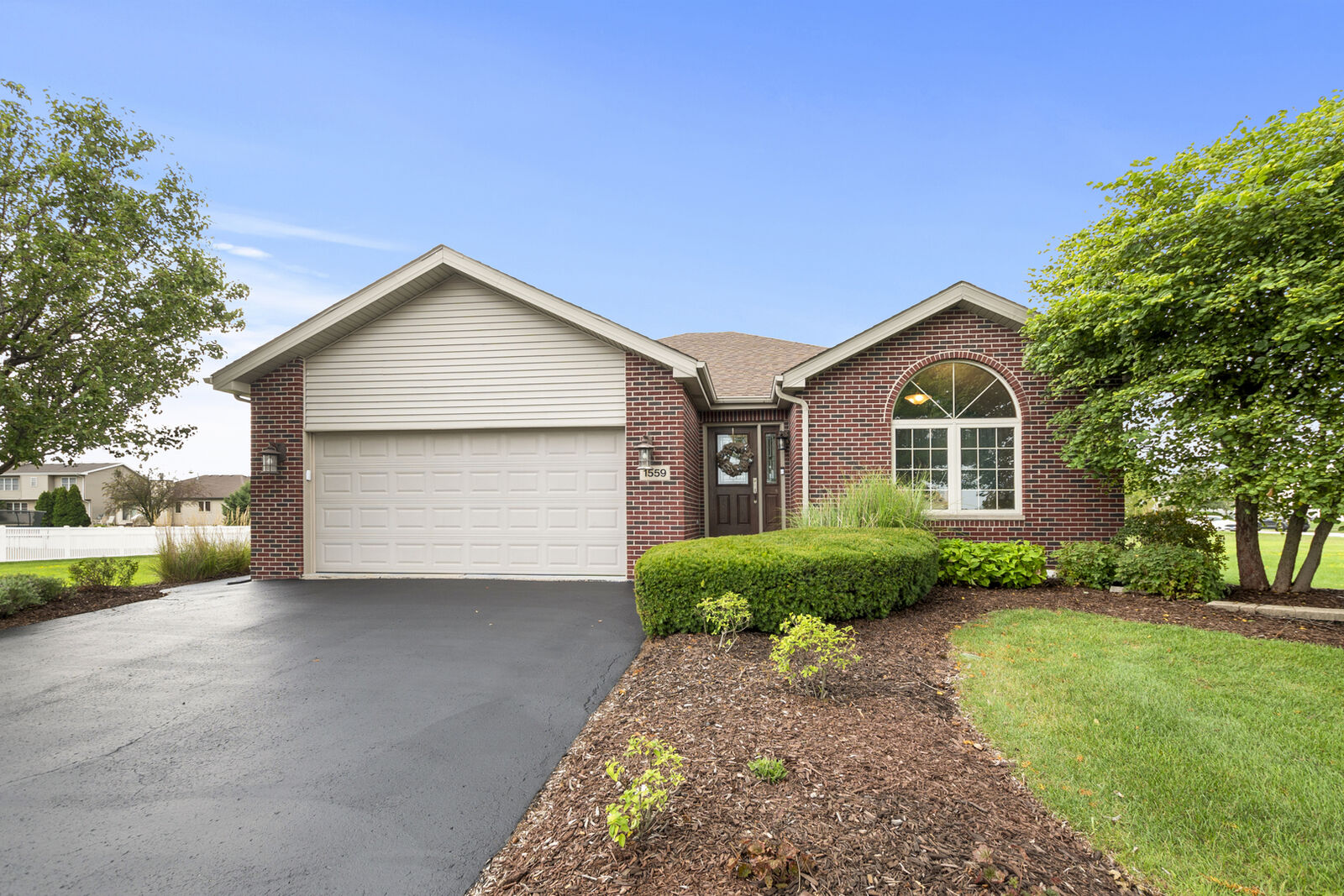 Property Photo: 1559 Sawgrass Lane IL 60401