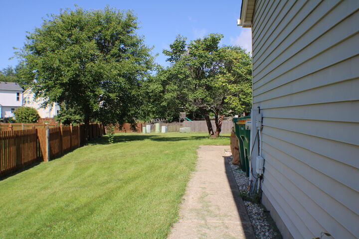 Property Photo:  122 Olde English Court  IL 60446 