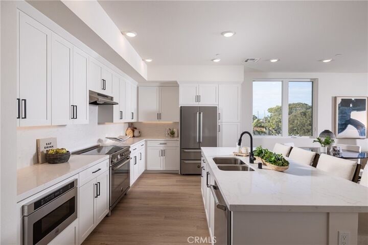 Property Photo: 414 Main Street 420 CA 92648
