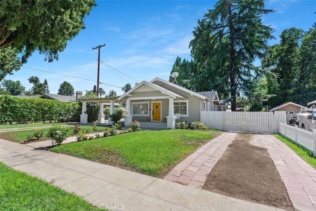 Property Photo: 4070 Linwood Place CA 92506