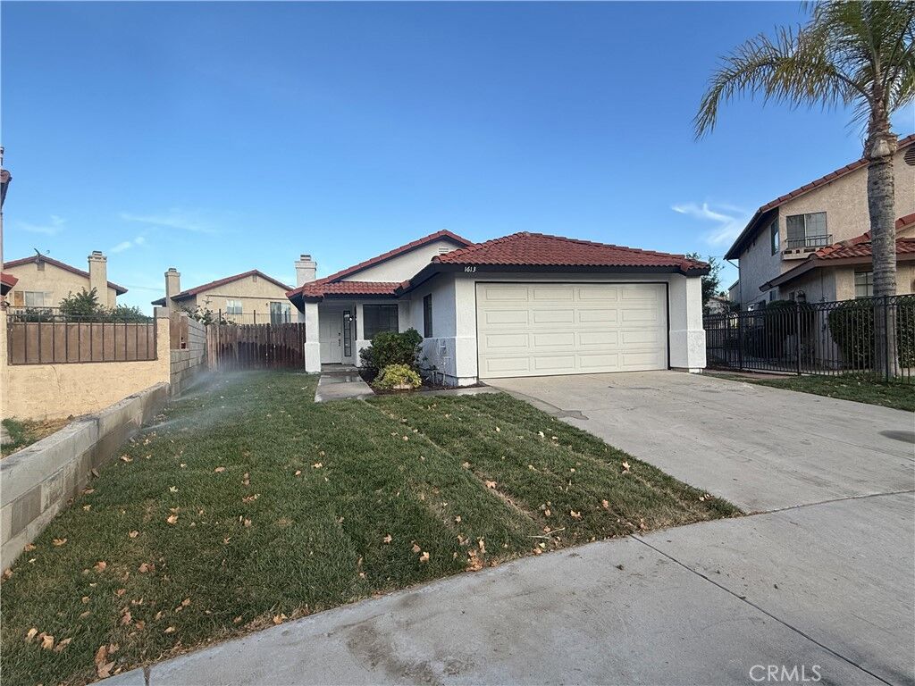 Property Photo:  1613 Edgefield Drive  CA 92571 