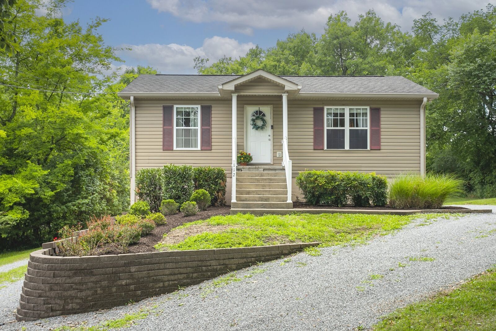 Property Photo: 112 River Rd TN 37075