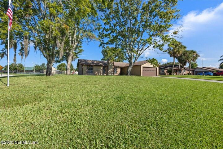 Property Photo:  1617 Morningside Drive  FL 32068