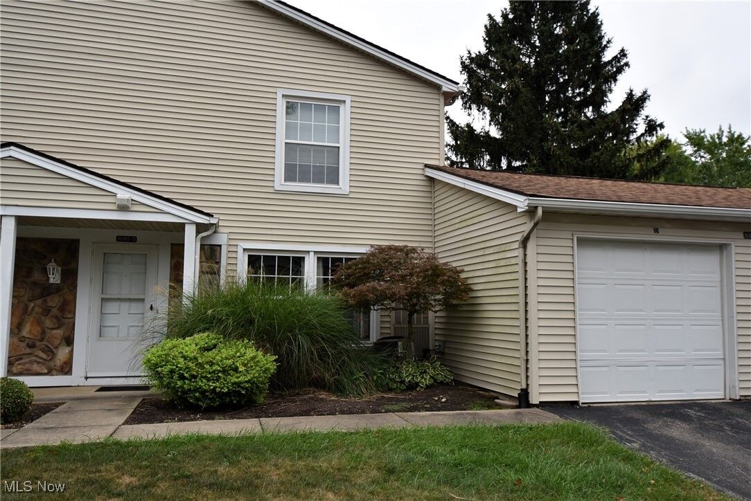 Property Photo: 3093 Ivy Hill Circle OH 44410