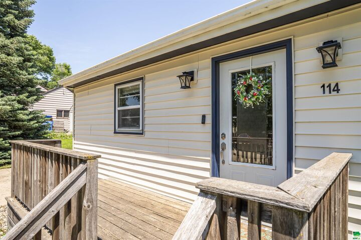 Property Photo: 114 9th Ave SE IA 51031