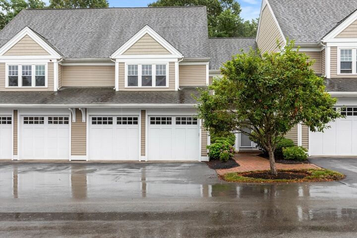 Property Photo:  6 Essex Rd. 3  MA 01938 