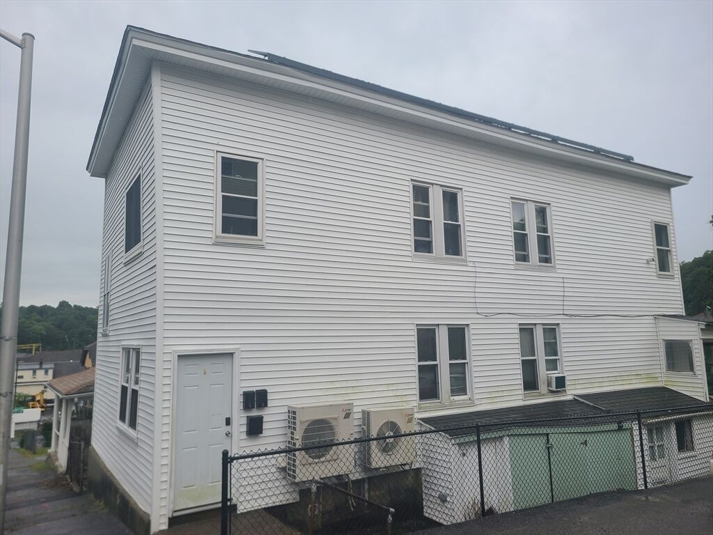 Property Photo:  37 Adams Street  MA 01604 