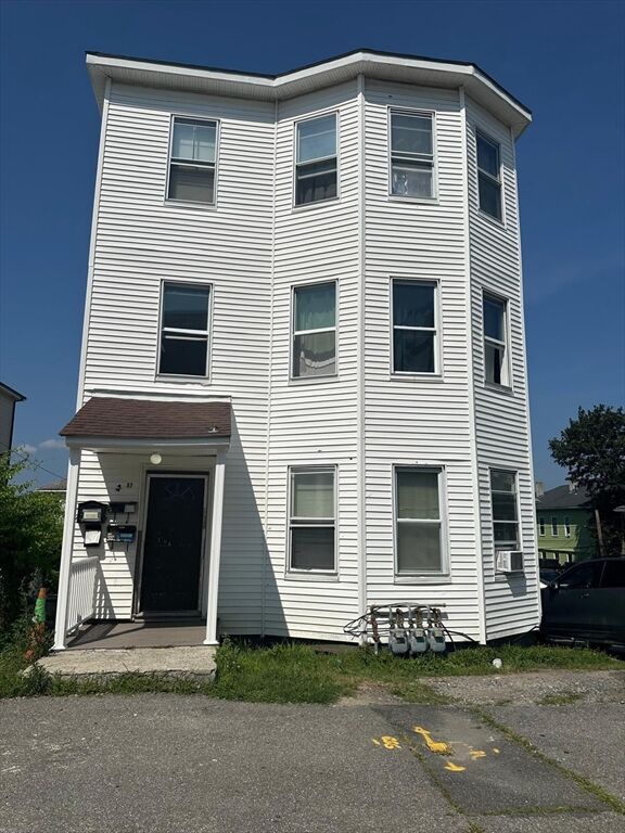 82 Fox St  Worcester MA 01604 photo