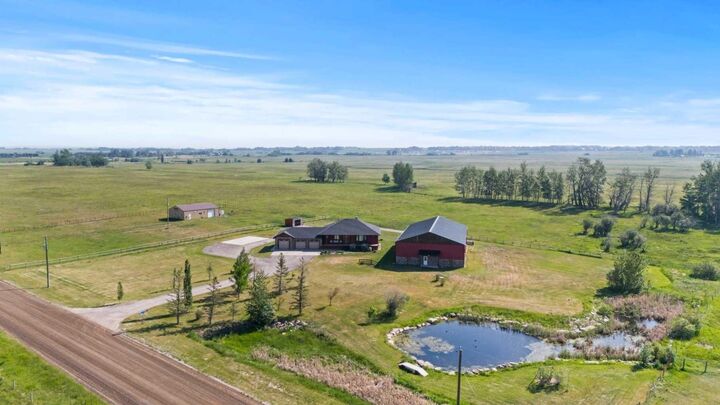 Photo de la propriété:  3100 Range Road 254  AB T1P 0K4 