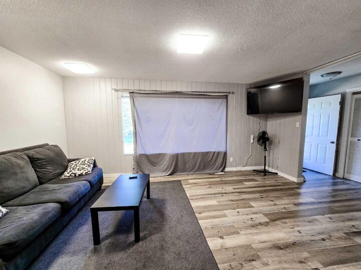 Property Photo: 4006 4 Avenue AB T7E 1A1