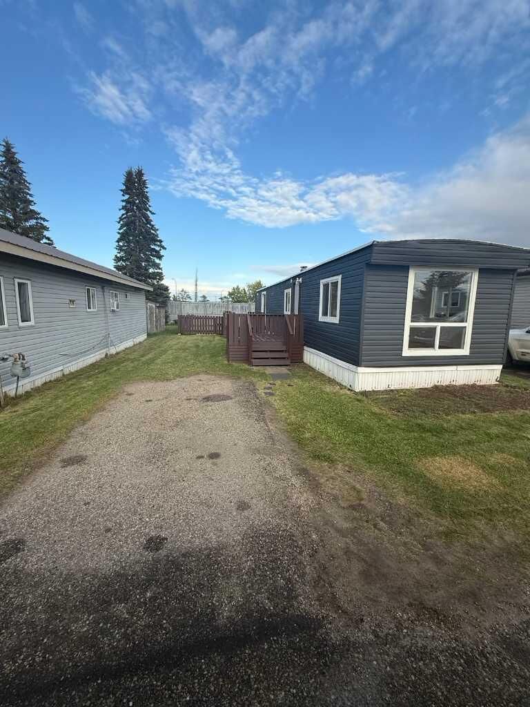 Property Photo: 9531 98 Street 57 AB T8V 2B6