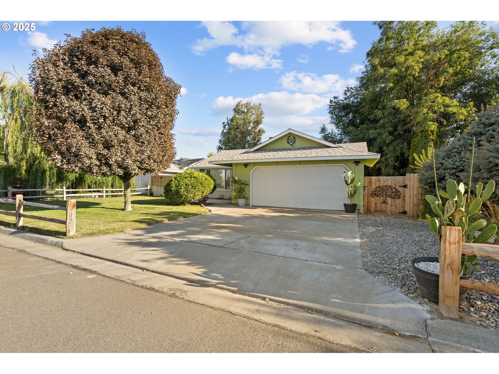 Property Photo:  17 Westview Dr  OR 97838 