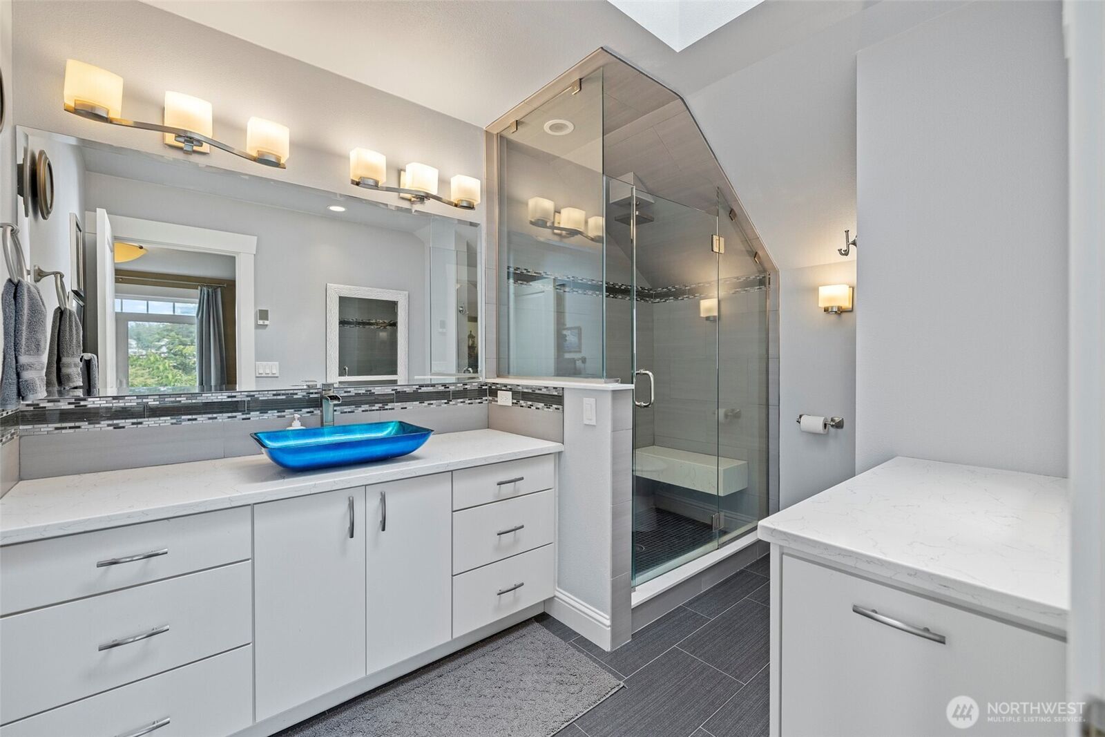 Property Photo: 2220 SW Scenic Heights Street WA 98277