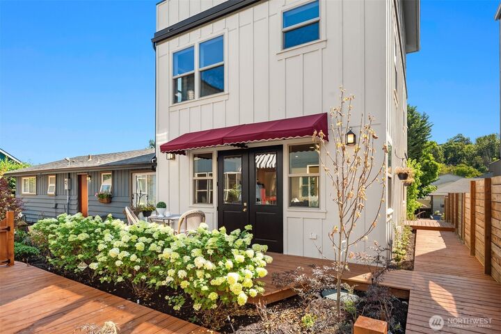 Property Photo: 5037 25th Avenue SW WA 98106