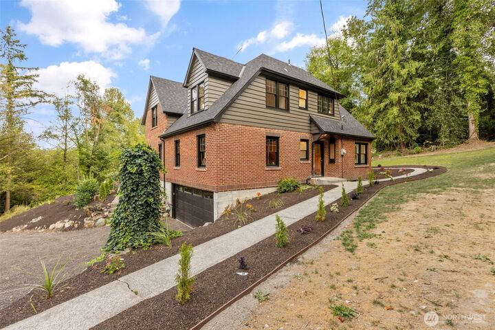 Property Photo: 221 S Woodland WA 98371