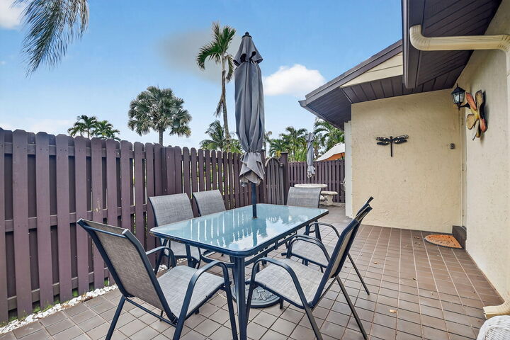 Property Photo: 612 Sea Pine Way F FL 33415