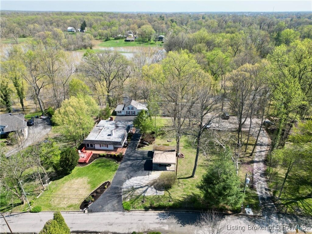 Property Photo: 506 Virginia Avenue IN 47150