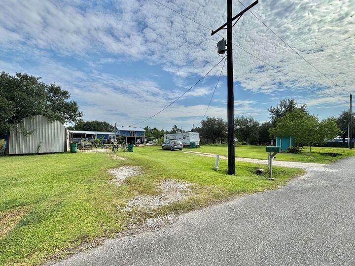 Property Photo: 3884 Airhart Road LA 70605