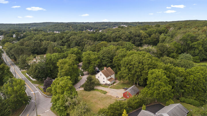 Property Photo:  4 Club House Road  CT 06351 