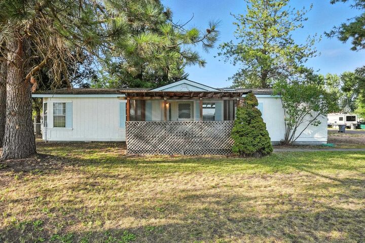 Property Photo: 504 S Center St WA 99109