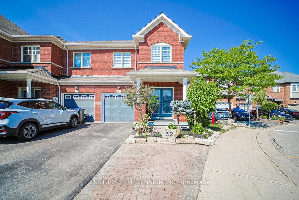 Photo de la propriété: 32 Davenhill Road ON L6P 3E1