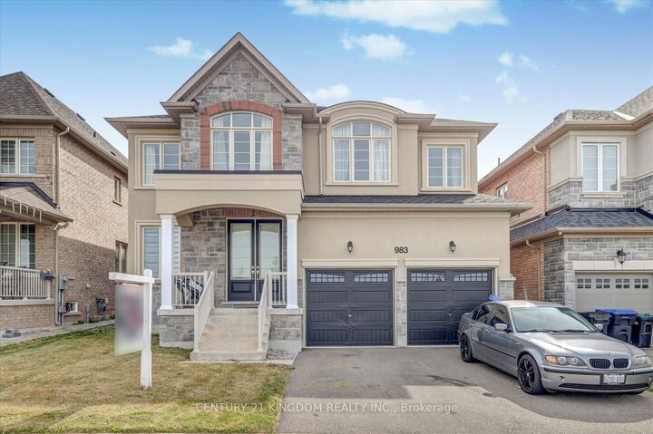 983 Langford Boulevard  Bradford West Gwillimbury ON L3Z 4K9 photo
