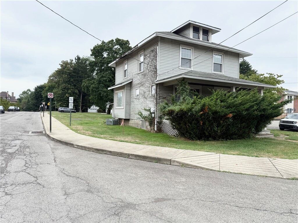 Property Photo: 320 Reis Street PA 16101