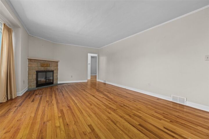Property Photo: 145 Oakhurst Road PA 15215