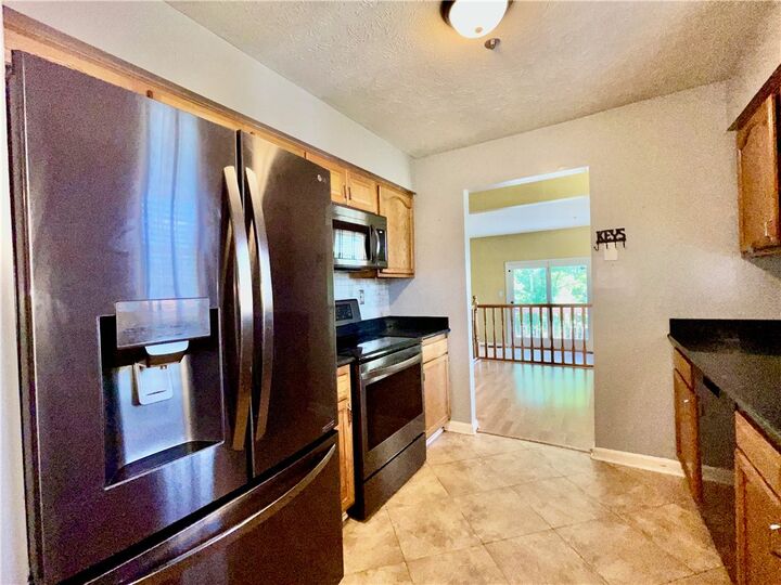 Property Photo:  102 Meadowview Dr  PA 15317 