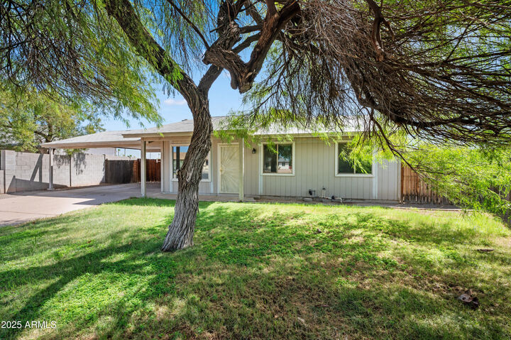 Property Photo: 4007 S Potter Drive AZ 85282