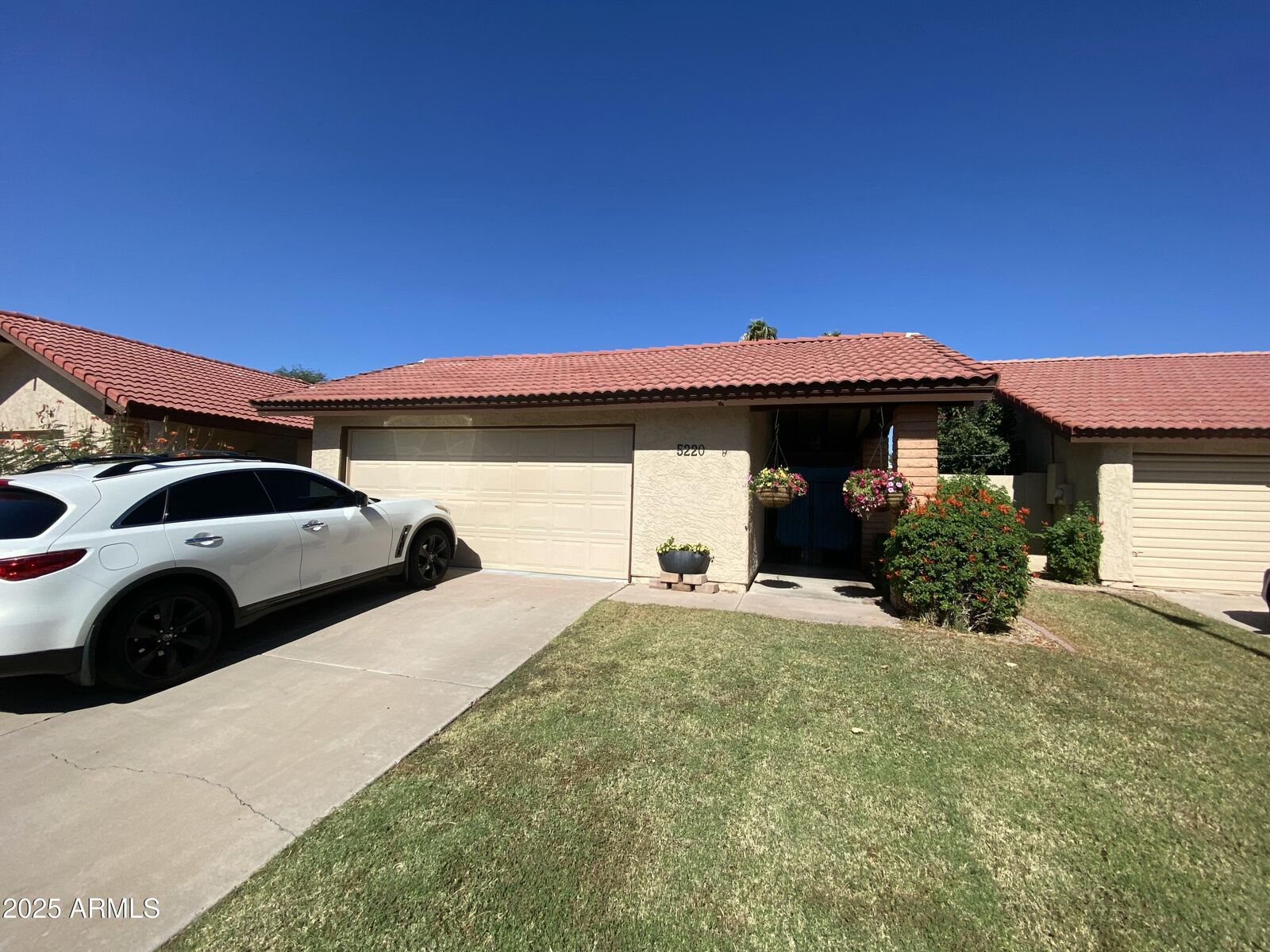 Property Photo: 5220 E Tunder Circle AZ 85044