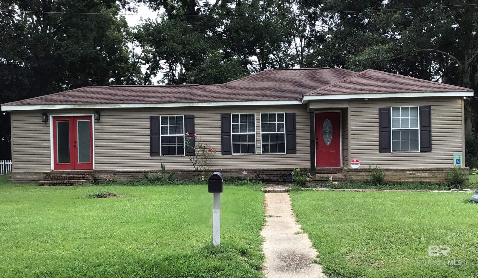 Property Photo: 502 Vassar Street AL 36301