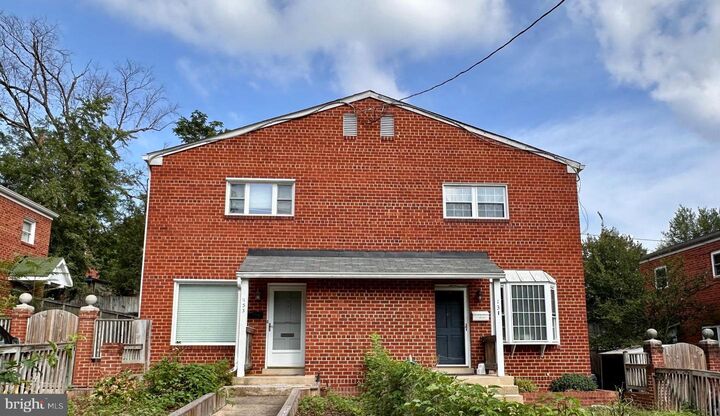 131 E Taylor Run Parkway  Alexandria VA 22314 photo