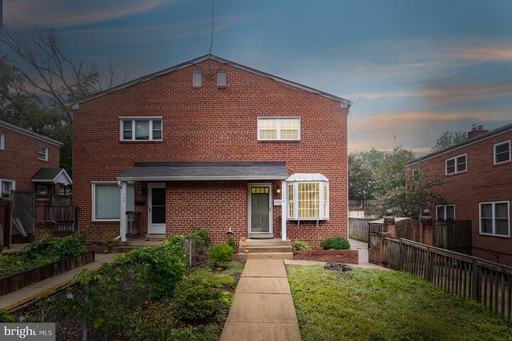 131 E Taylor Run Parkway  Alexandria VA 22314 photo