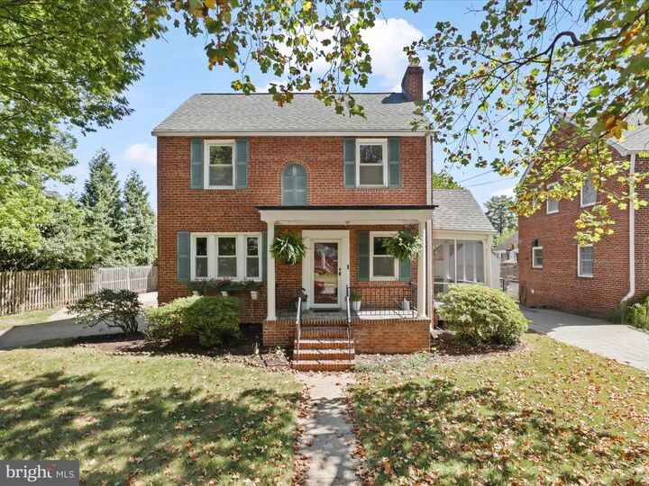 Property Photo: 2323 N Burlington Street VA 22207