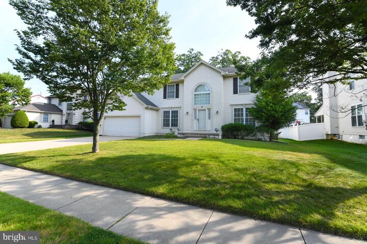 Property Photo:  5 Brookstone Drive  NJ 08081 