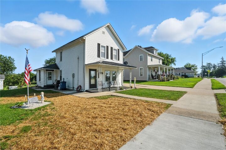Property Photo: 313 1st Avenue E IA 52033