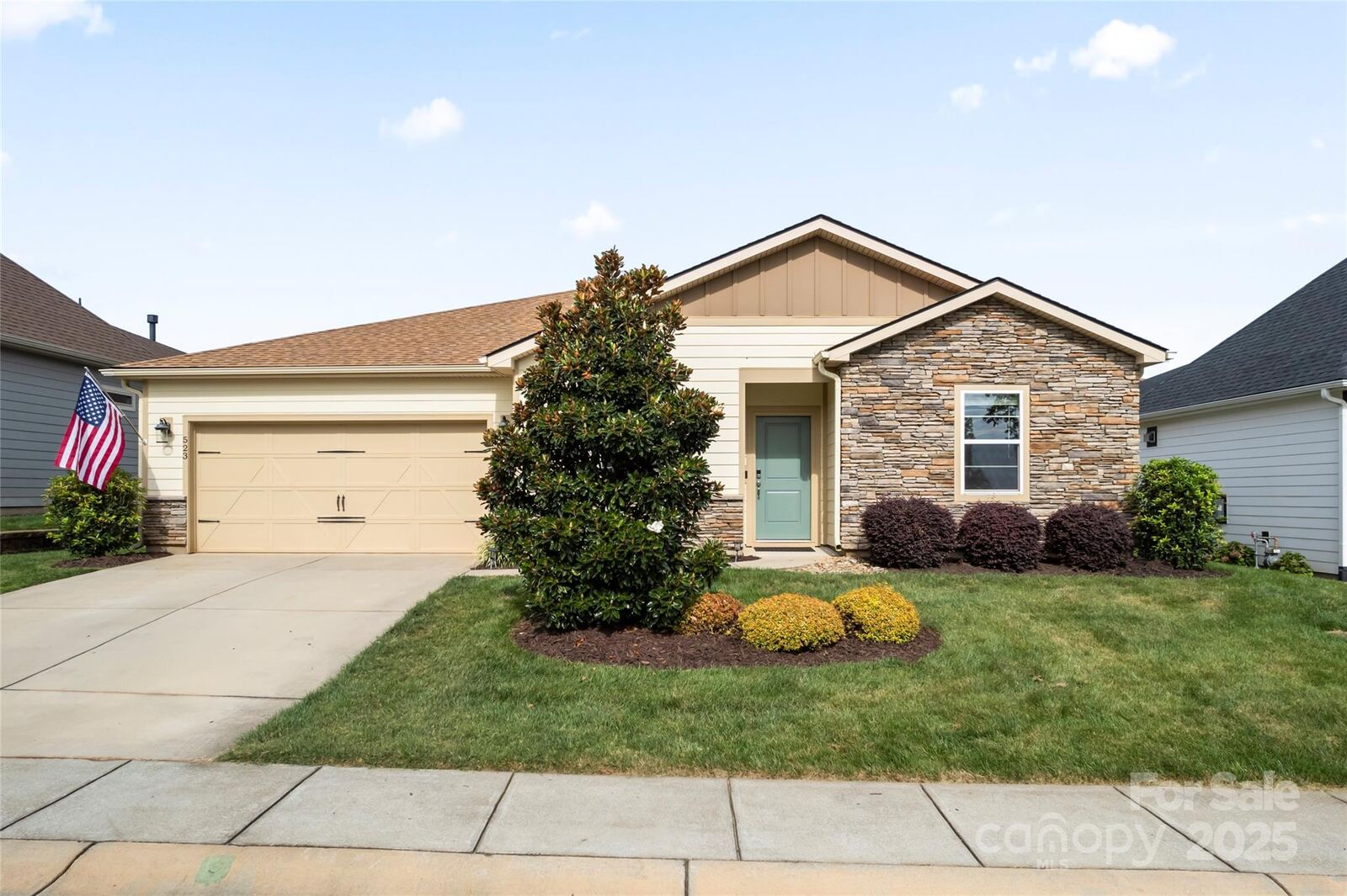 Property Photo: 523 Bowline Drive NC 28037