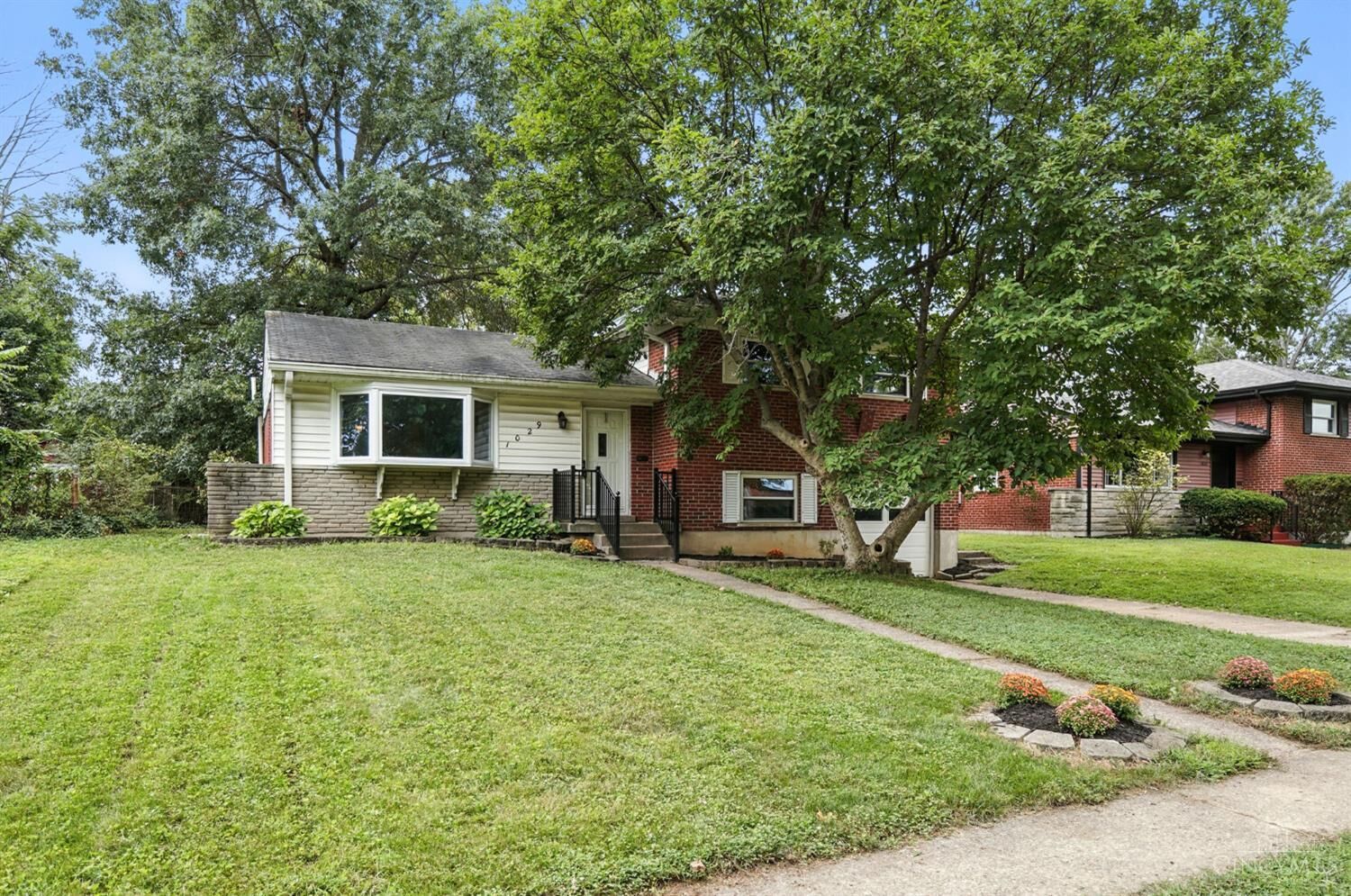 Property Photo: 1029 Bluejay Drive OH 45231
