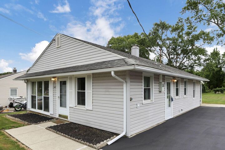 Property Photo: 2837 Lowell Drive OH 43204