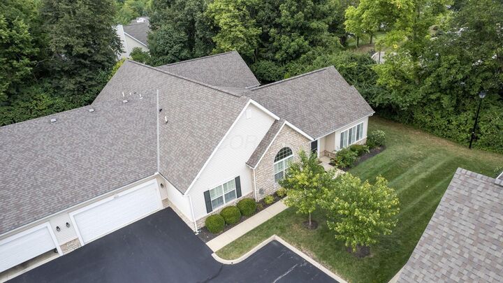 Property Photo: 4865 Ashleigh Drive OH 43016