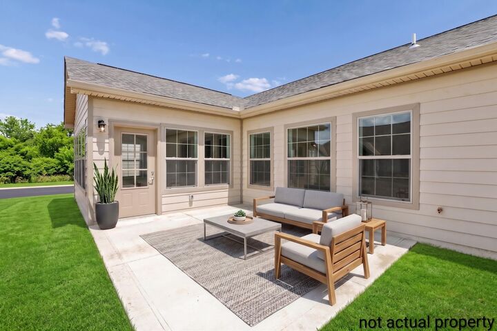 Property Photo: 653 Exeter Way OH 43302