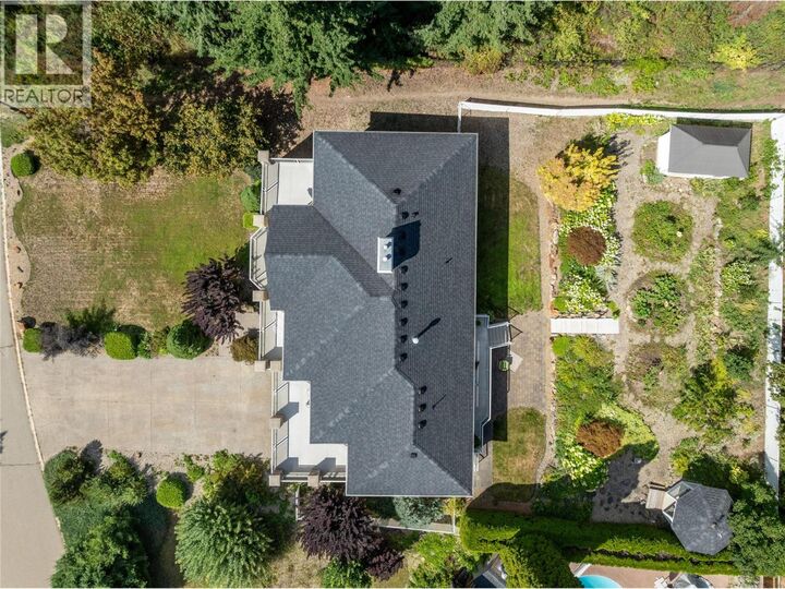 Property Photo: 5231 11 Street Northeast BC V1E 3N3