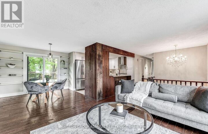 Photo de la propriété: 14 Chippawa (Main) Court ON L4M 5N8