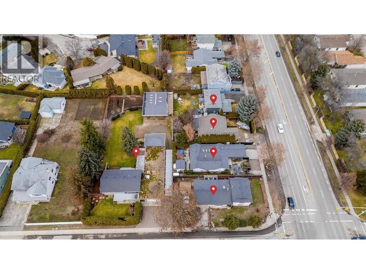 Property Photo:  1190 Raymer Avenue  BC V1Y 5A1 